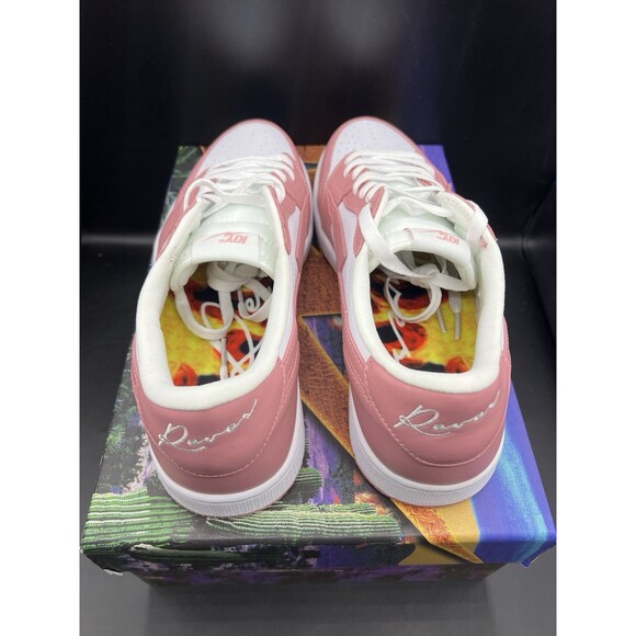 Athletic_Shoes